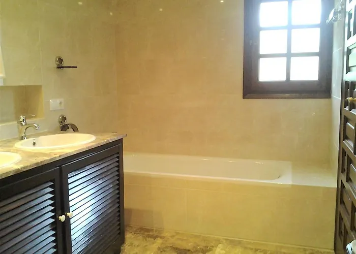 Villa Spectacular Andalusian Linda Vista Playa - Big Private Pool, Bbq & 2 Parking